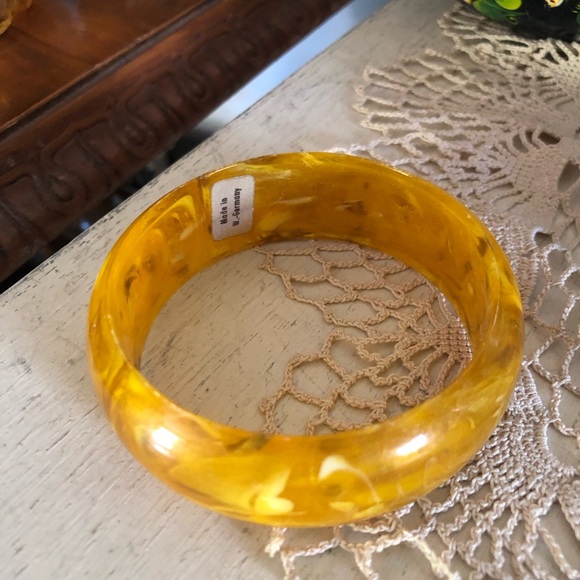 Vintage Egg Yolk Acrylic Bangle Bracelet - Picture 2 of 8